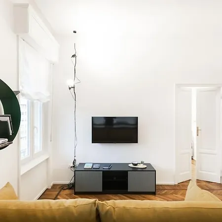 Easylife - Elegance And Design In Solari Area Milão
